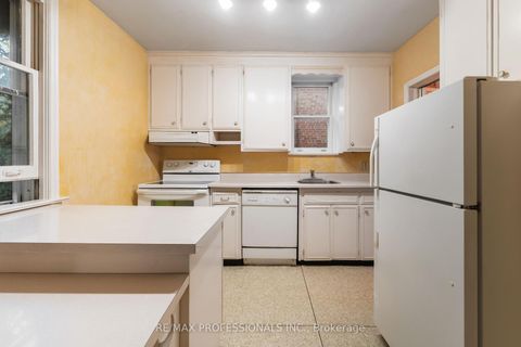 Photo 13 at 43 Nottingham Drive, Humber Valley, Toronto