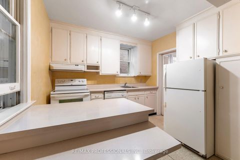 Photo 14 at 43 Nottingham Drive, Humber Valley, Toronto