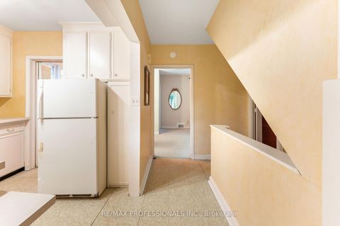 Photo 15 at 43 Nottingham Drive, Humber Valley, Toronto