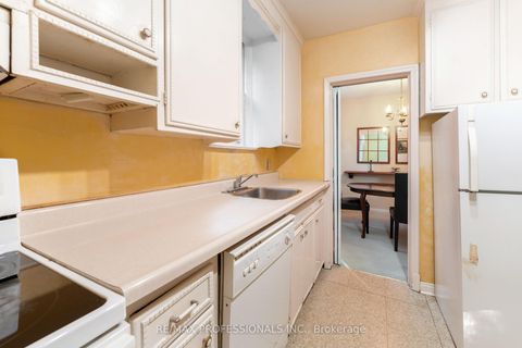Photo 17 at 43 Nottingham Drive, Humber Valley, Toronto