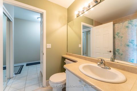 Photo 12 at 110 - 11121 Yonge Street, Devonsleigh, Richmond Hill