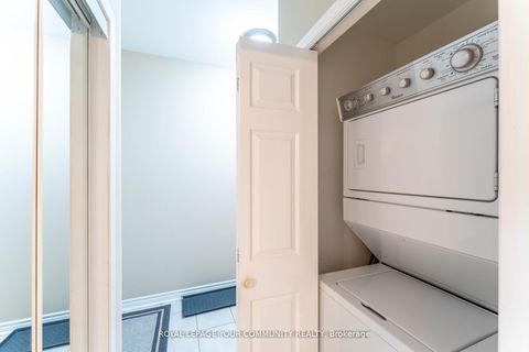 Photo 16 at 110 - 11121 Yonge Street, Devonsleigh, Richmond Hill