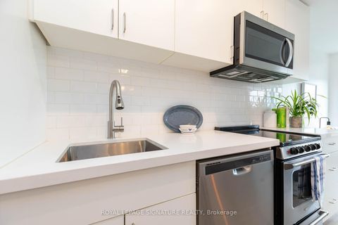 Photo 13 at 311 - 2799 Kingston Road, Cliffcrest, Toronto