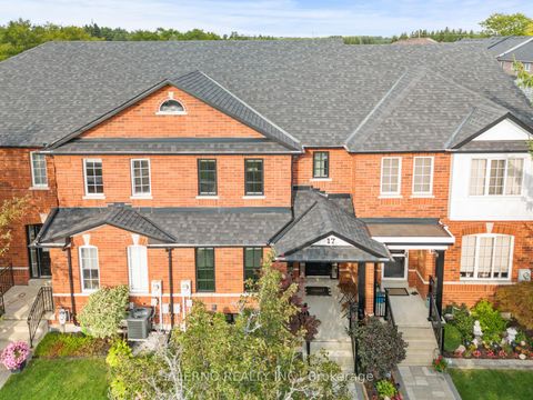 Photo 2 at 17 Castle Park Boulevard, Sonoma Heights, Vaughan