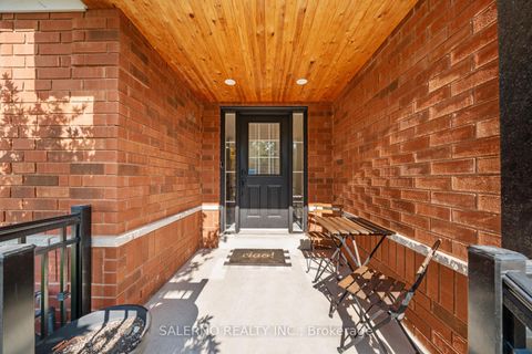 Photo 5 at 17 Castle Park Boulevard, Sonoma Heights, Vaughan