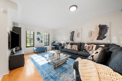 Photo 7 at 17 Castle Park Boulevard, Sonoma Heights, Vaughan