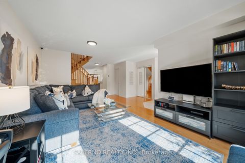 Photo 8 at 17 Castle Park Boulevard, Sonoma Heights, Vaughan