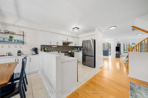 Photo 11 at 17 Castle Park Boulevard, Sonoma Heights, Vaughan