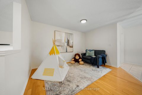 Photo 16 at 17 Castle Park Boulevard, Sonoma Heights, Vaughan