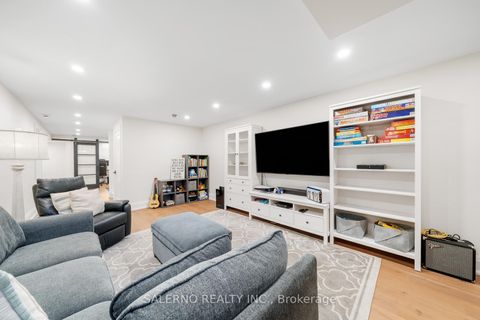 Photo 34 at 17 Castle Park Boulevard, Sonoma Heights, Vaughan
