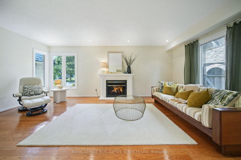 Photo 7 at 19 Millsborough Crescent, West Deane, Toronto