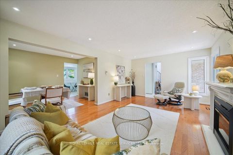 Photo 9 at 19 Millsborough Crescent, West Deane, Toronto
