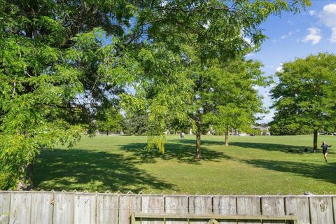Photo 41 at 19 Millsborough Crescent, West Deane, Toronto