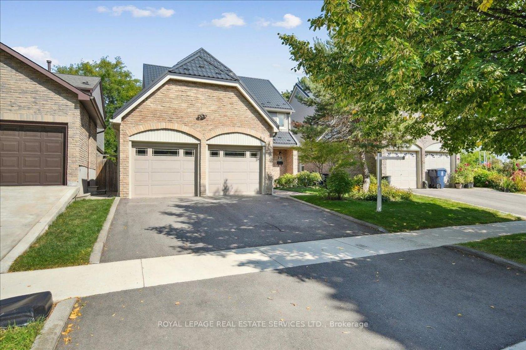 19 Millsborough Crescent, West Deane, Toronto 