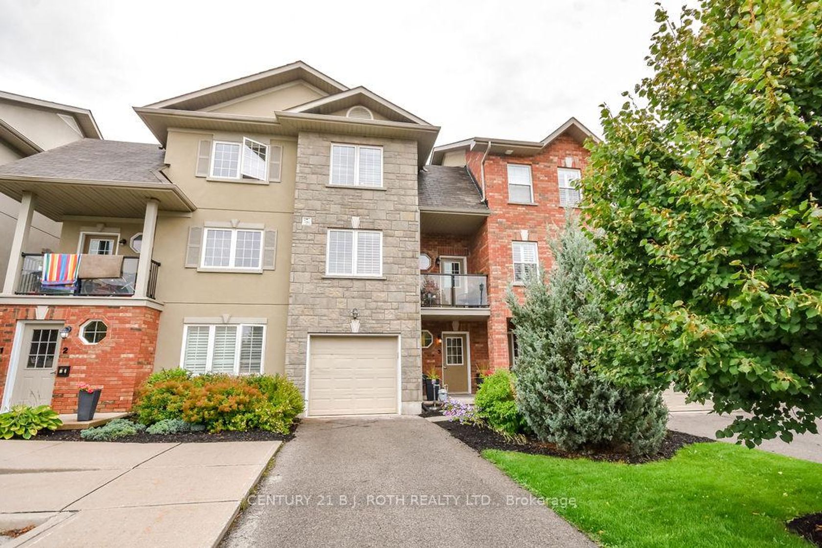 3 - 49 Ferndale Drive S, Ardagh, Barrie photo number 2 3 - 49 Ferndale Drive S, Ardagh, Barrie photo number 2