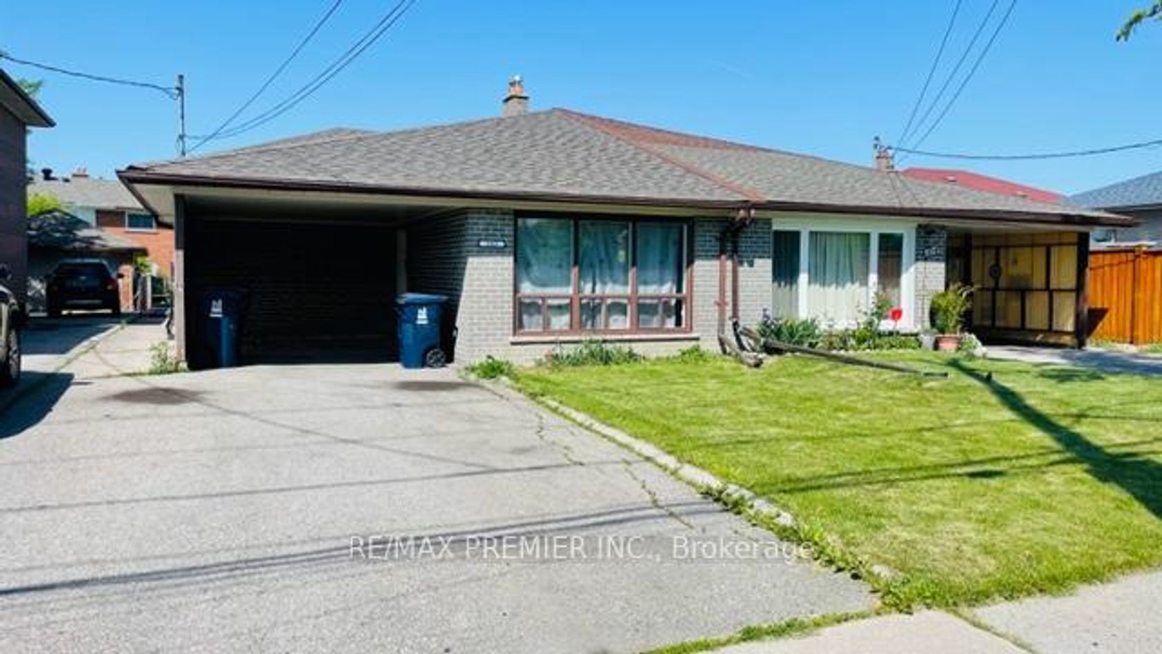 102 Northover Street, Jane Heights, Toronto 