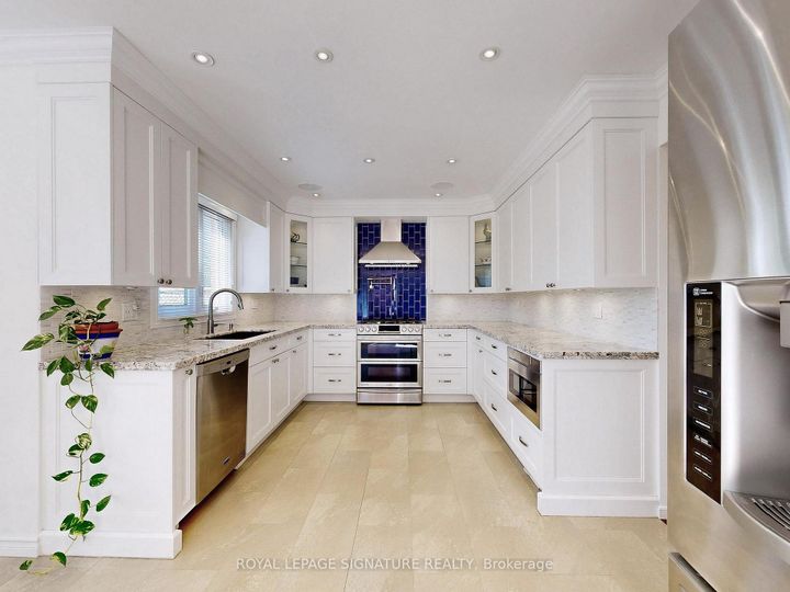 Photo 8 at 48 Millcroft Way, Brownridge, Vaughan