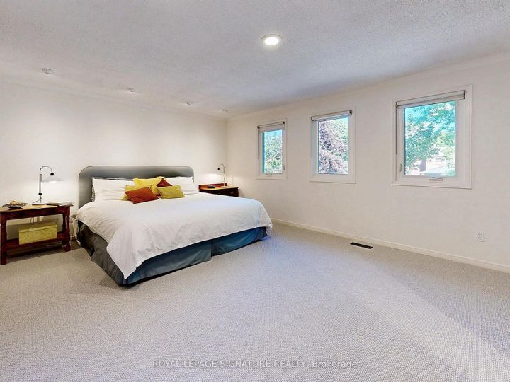 Photo 10 at 48 Millcroft Way, Brownridge, Vaughan