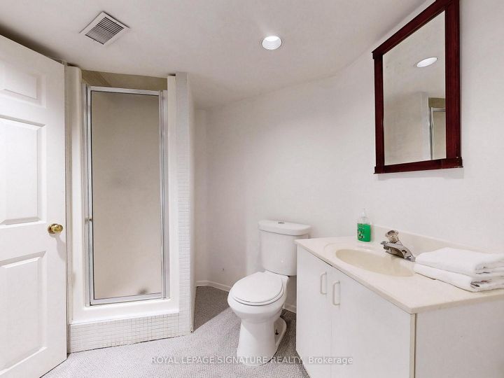 Photo 21 at 48 Millcroft Way, Brownridge, Vaughan