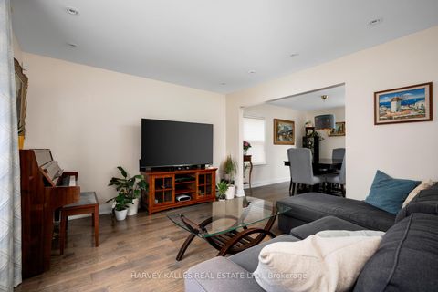 Photo 10 at 89 Charleswood Drive, Clanton Park, Toronto