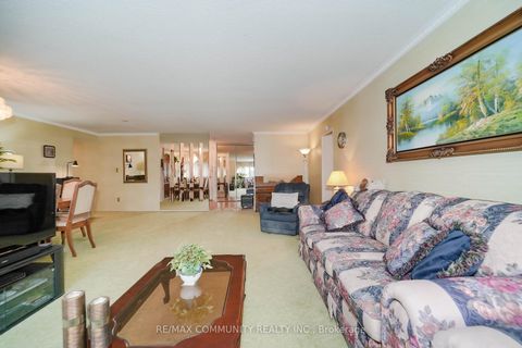 Photo 17 at 302 - 3131 Bridletown Circle, L'Amoreaux, Toronto