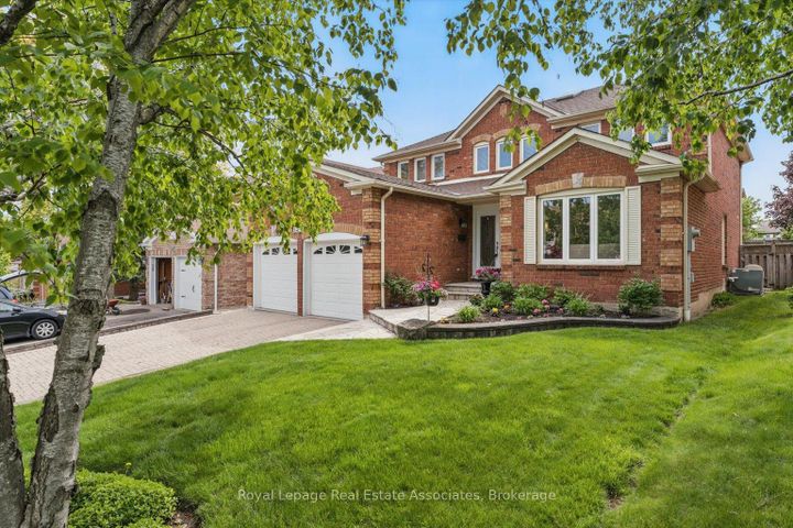 Photo 1 at 1546 Hollywell Avenue, East Credit, Mississauga