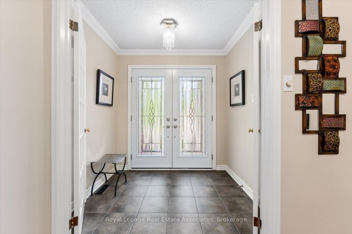 Photo 3 at 1546 Hollywell Avenue, East Credit, Mississauga