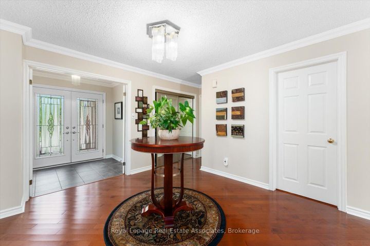Photo 4 at 1546 Hollywell Avenue, East Credit, Mississauga