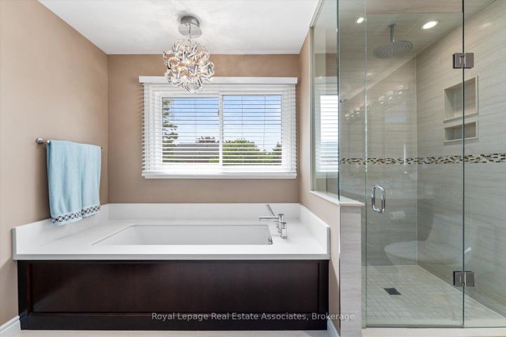 Photo 36 at 1546 Hollywell Avenue, East Credit, Mississauga