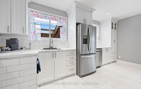 Photo 2 at 57 Taysham Crescent, Beaumonde Heights, Toronto