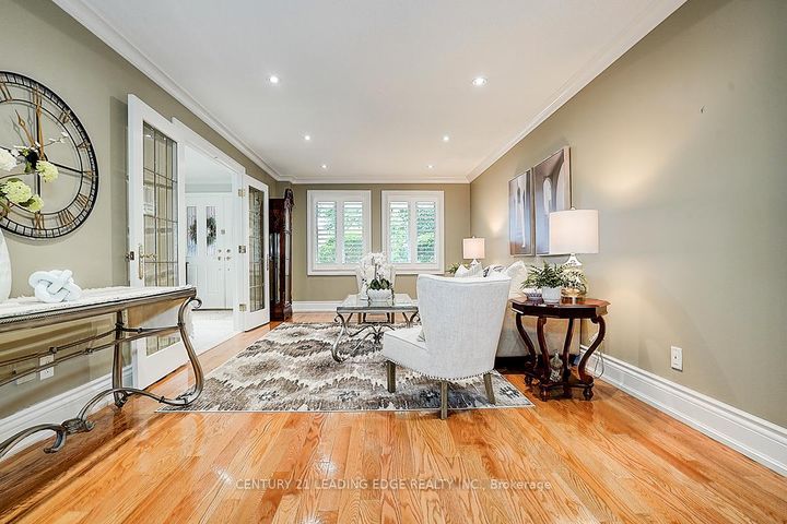 Photo 9 at 7 Brogan Court, Raymerville, Markham