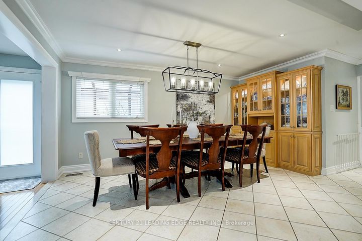 Photo 13 at 7 Brogan Court, Raymerville, Markham