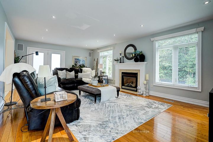 Photo 15 at 7 Brogan Court, Raymerville, Markham