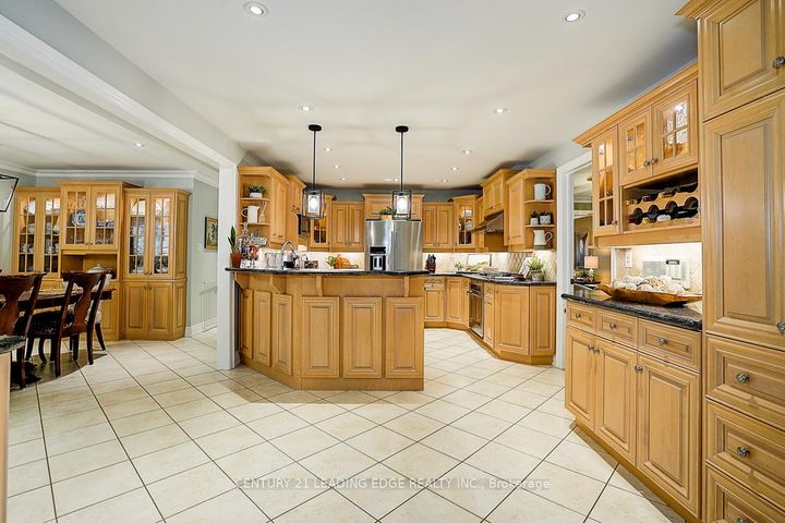 Photo 17 at 7 Brogan Court, Raymerville, Markham