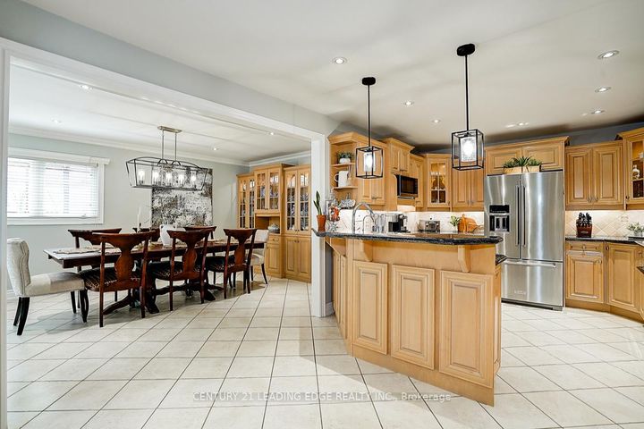 Photo 18 at 7 Brogan Court, Raymerville, Markham