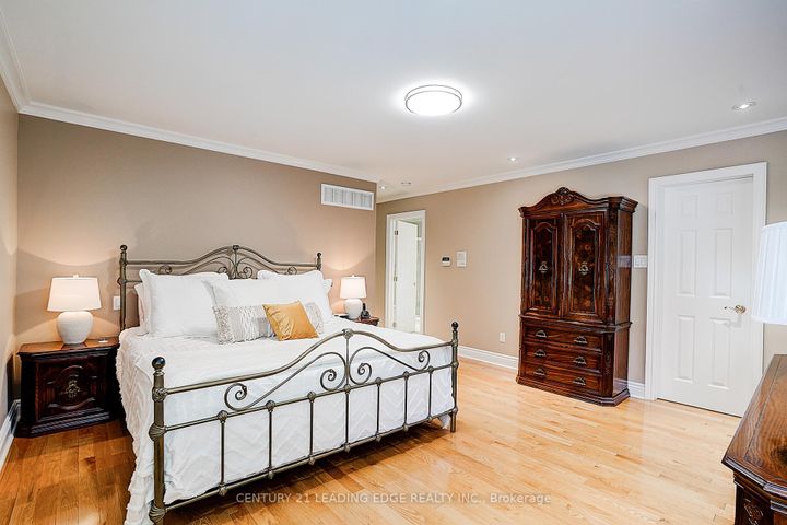Photo 25 at 7 Brogan Court, Raymerville, Markham