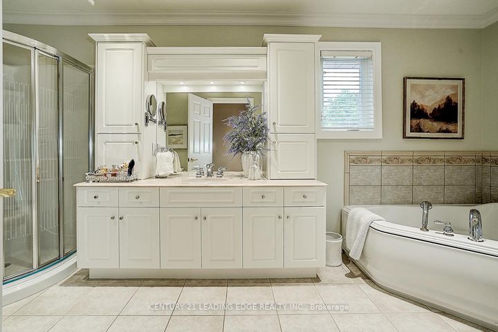 Photo 26 at 7 Brogan Court, Raymerville, Markham