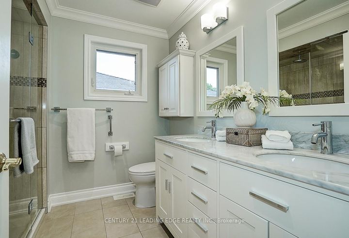 Photo 32 at 7 Brogan Court, Raymerville, Markham