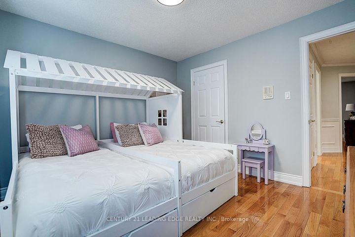 Photo 33 at 7 Brogan Court, Raymerville, Markham