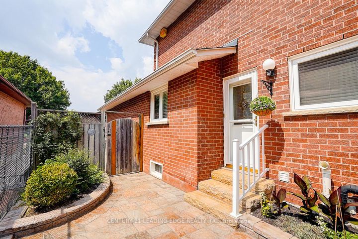 Photo 40 at 7 Brogan Court, Raymerville, Markham