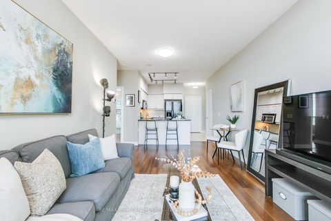 Photo 3 at 904 - 319 Merton Street, Mount Pleasant West, Toronto