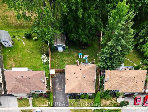 Photo 2 at 918 Walton Boulevard, Williamsburg, Whitby