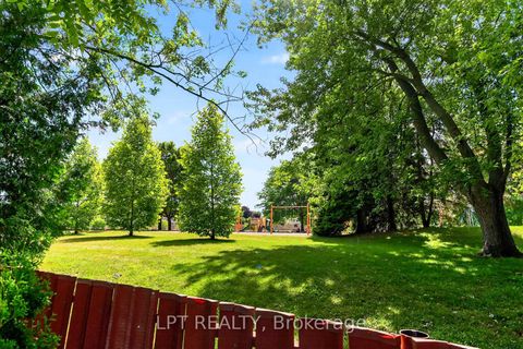Photo 3 at 918 Walton Boulevard, Williamsburg, Whitby
