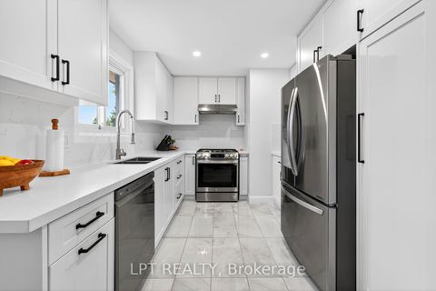 Photo 12 at 918 Walton Boulevard, Williamsburg, Whitby
