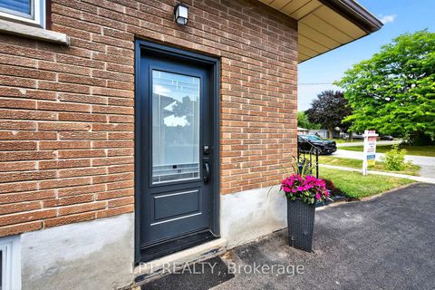 Photo 20 at 918 Walton Boulevard, Williamsburg, Whitby