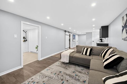 Photo 23 at 918 Walton Boulevard, Williamsburg, Whitby