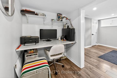 Photo 28 at 918 Walton Boulevard, Williamsburg, Whitby