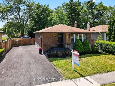 Photo 42 at 918 Walton Boulevard, Williamsburg, Whitby