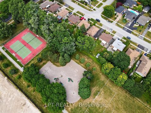 Photo 45 at 918 Walton Boulevard, Williamsburg, Whitby