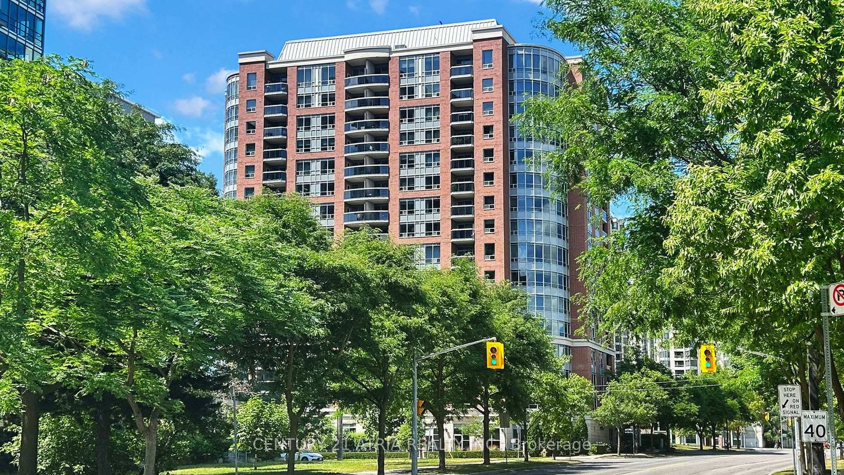 802 - 8 McKee Avenue, Willowdale East, Toronto by Loree Meneguzzi Real Estate 802 - 8 McKee Avenue, Willowdale East, Toronto